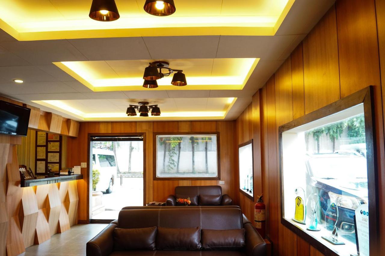 Hotel La Corona De Lipa Lipa City Екстериор снимка